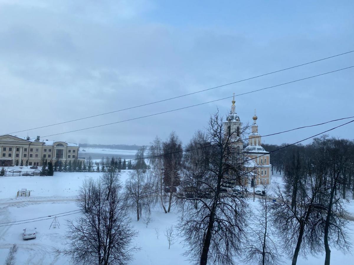 КВАРТИРА В ЦЕНТРЕ УГЛИЧА С ПРЕКРАСНЫМ ВИДОМ НА ВОЛГУ УГЛИЧ (Россия) -  Квартиры посуточно - от 4396 RUB | NOCHI